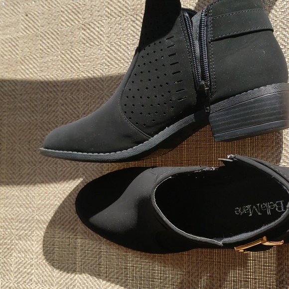 Black Bella Marie booties! Size 7 with gold latch on the side! - Picture 3 of 3